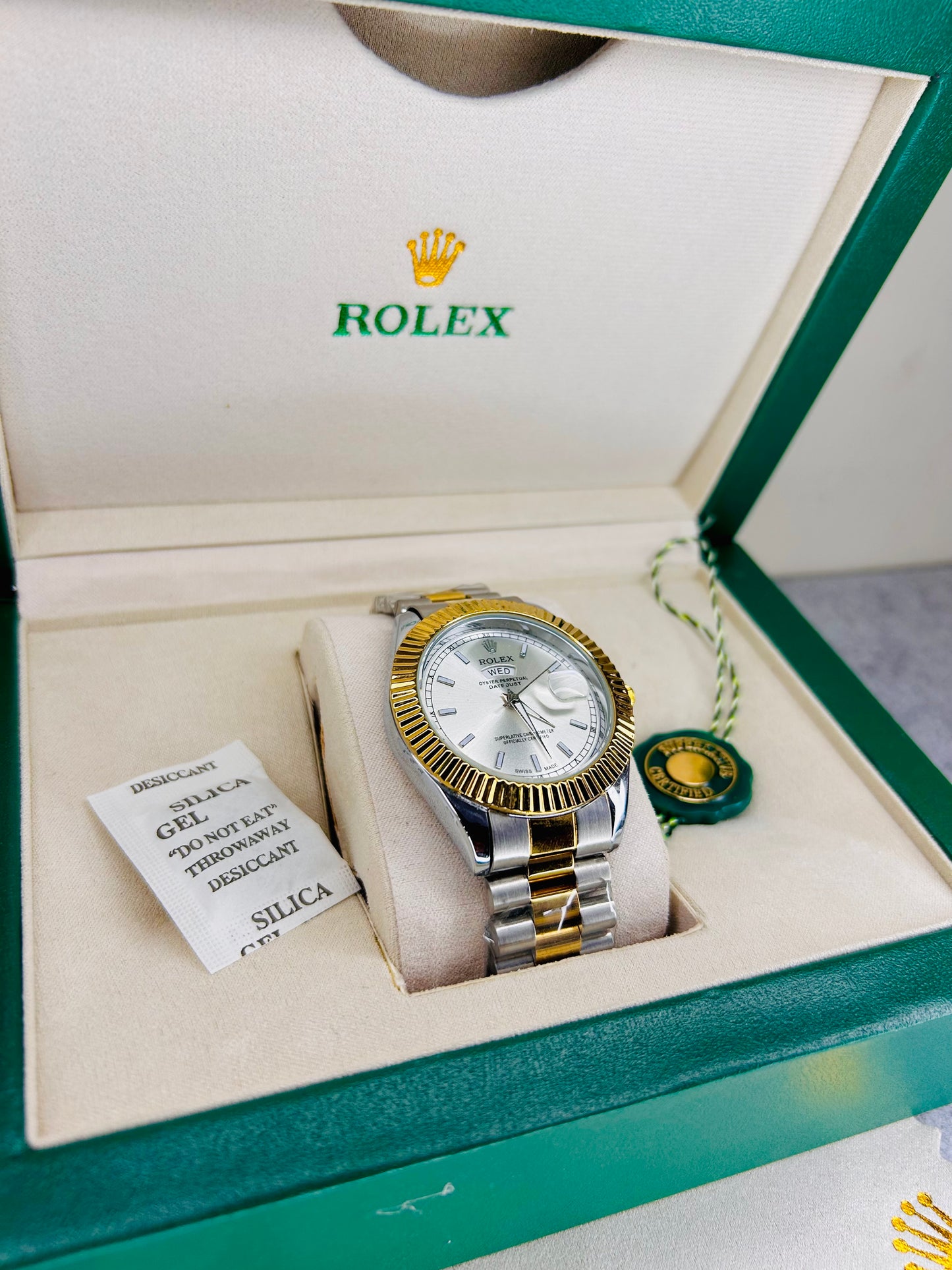 Off-White Dial Luxury Watch with Gold-Silver Chain – 42mm & Original Rolex Box