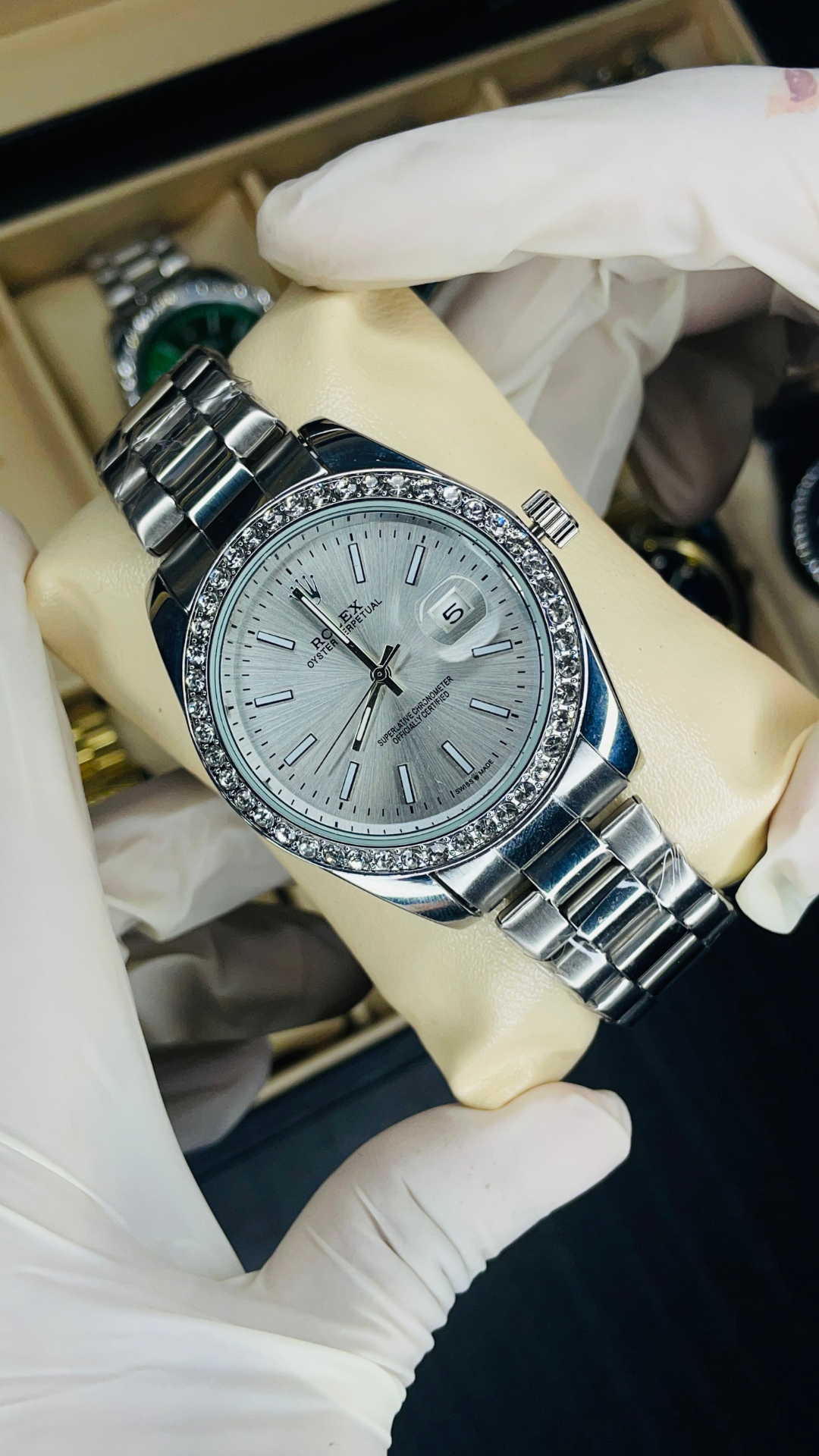 Minimalist Luxury Watch with White Dial