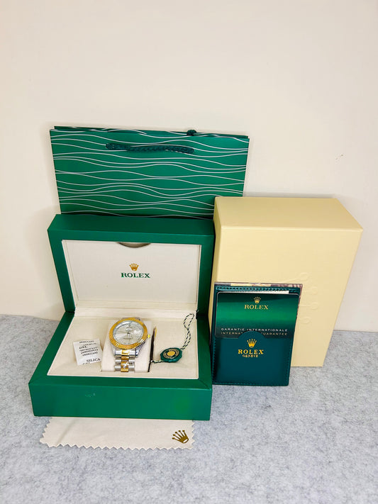 Off-White Dial Luxury Watch with Gold-Silver Chain – 42mm & Original Rolex Box