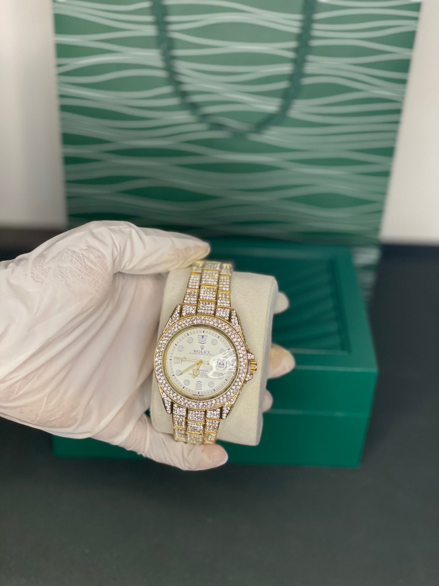Enzo Timeless Gold Prestige Edition wait luxury box
