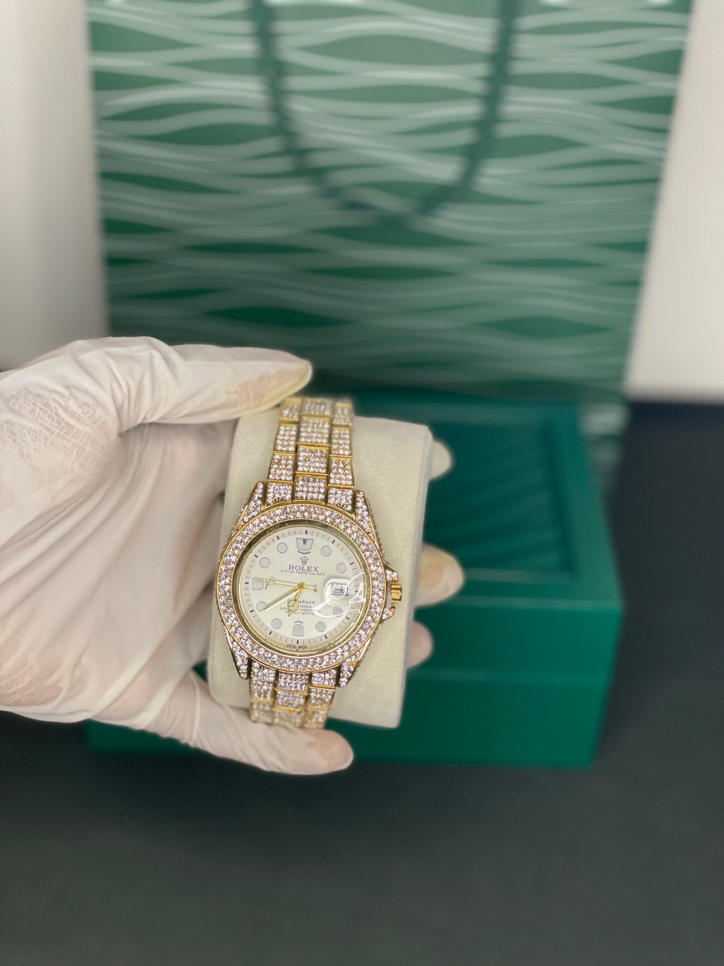 Enzo Timeless Gold Prestige Edition wait luxury box