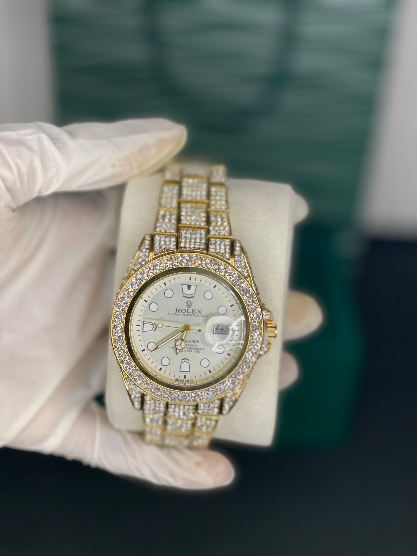 Enzo Timeless Gold Prestige Edition wait luxury box