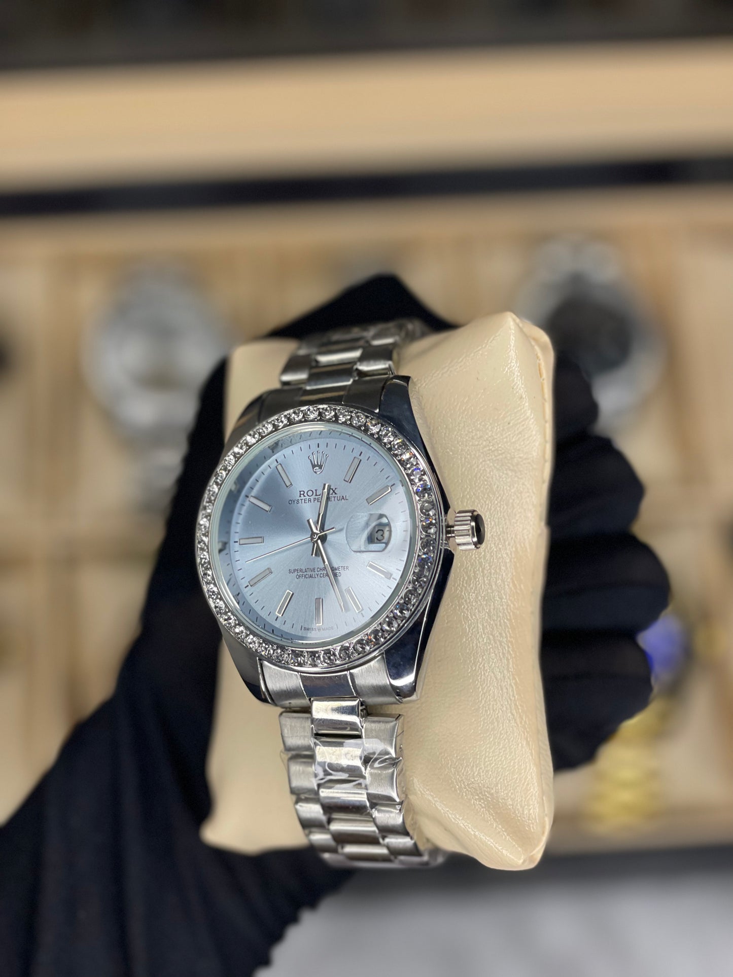 Minimalist Luxury Watch with White Dial