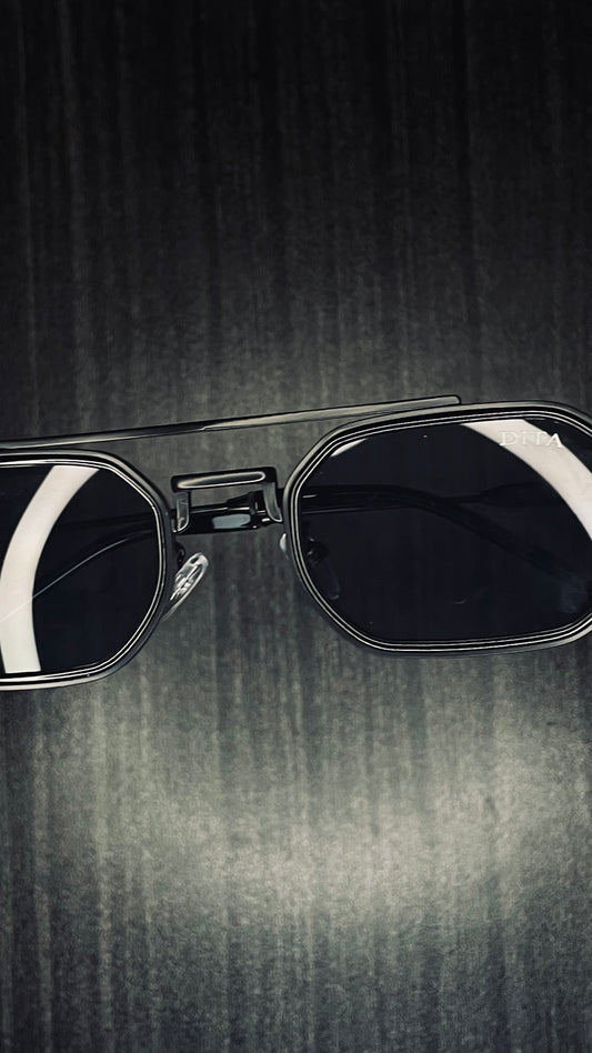 Slim Black Sunglass – Minimalist Style