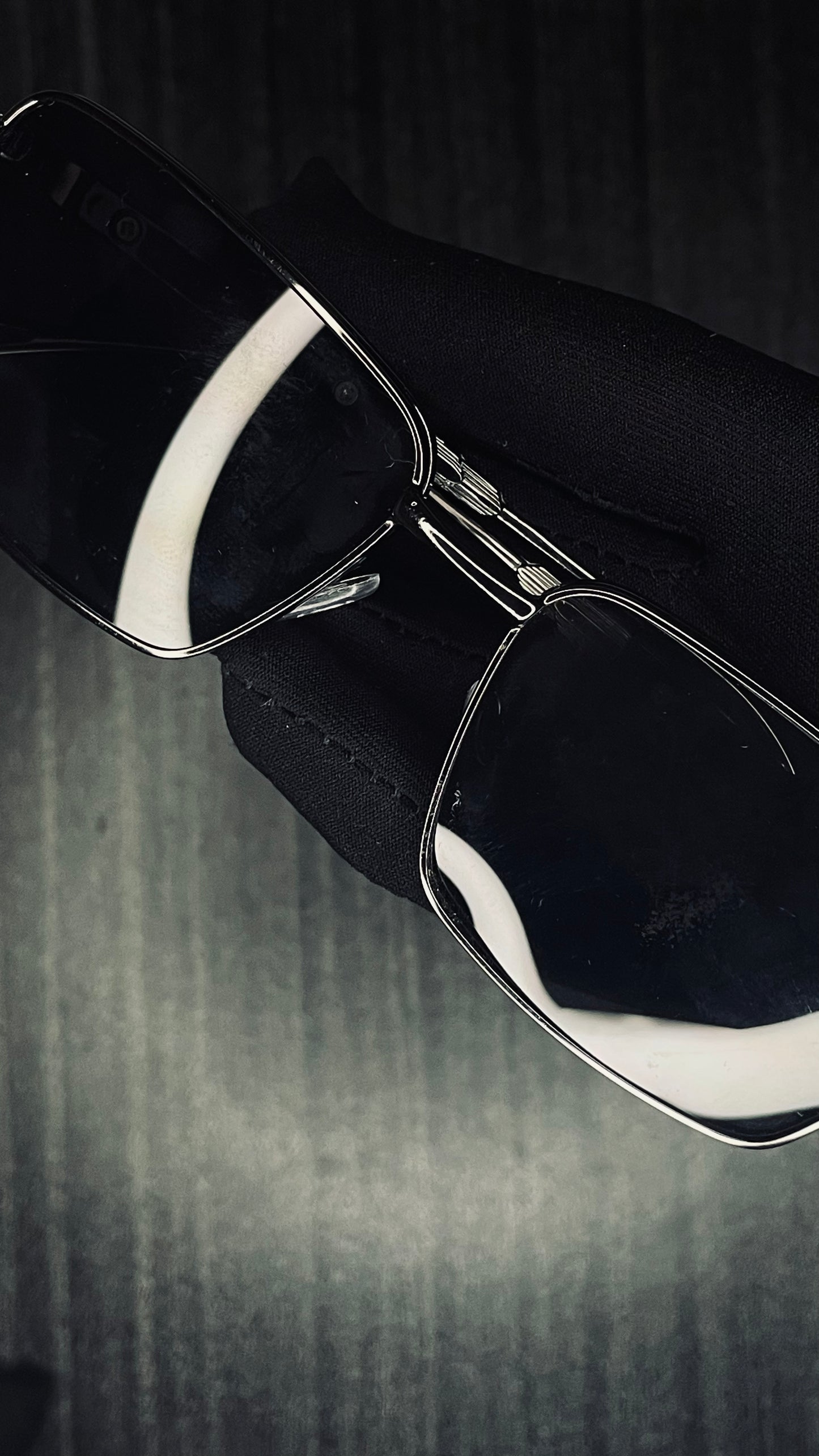 Oversized Black Sunglass – Bold Fashion Statement
